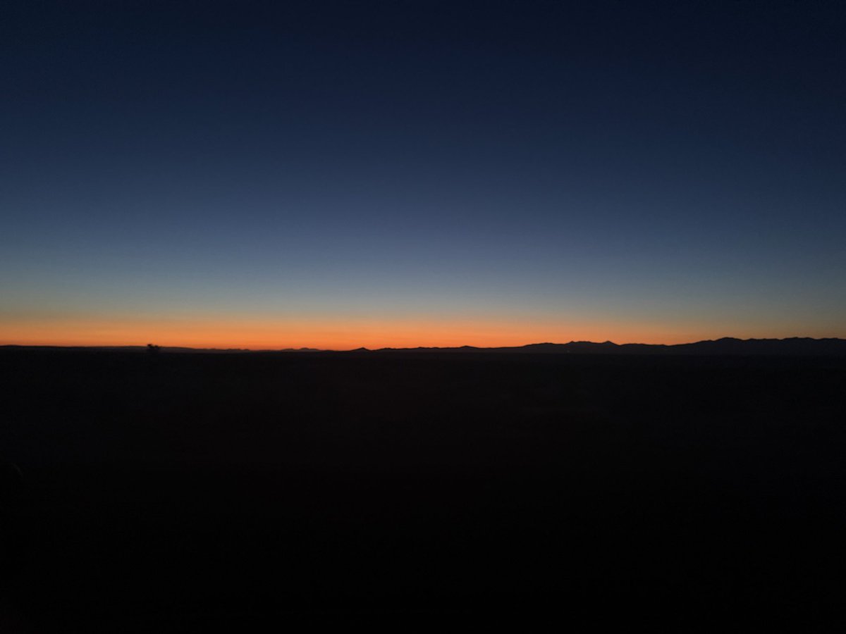 DejaRu22's tweet photo. Take more sunrise road trips https://t.co/thwACd5Rya