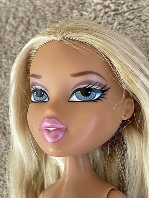 MissChrystyle's tweet photo. I really hope they re-release Cher with the open mouth mould someday #dolltwt https://t.co/U4Yl2gJ5Fm