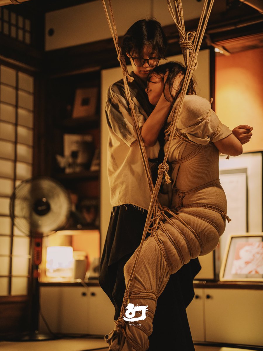 ElectButterfly's tweet photo. stay with
@xiao_yi0611 
📷：@Anli_028 
#shibari https://t.co/wmbfUk1GHD