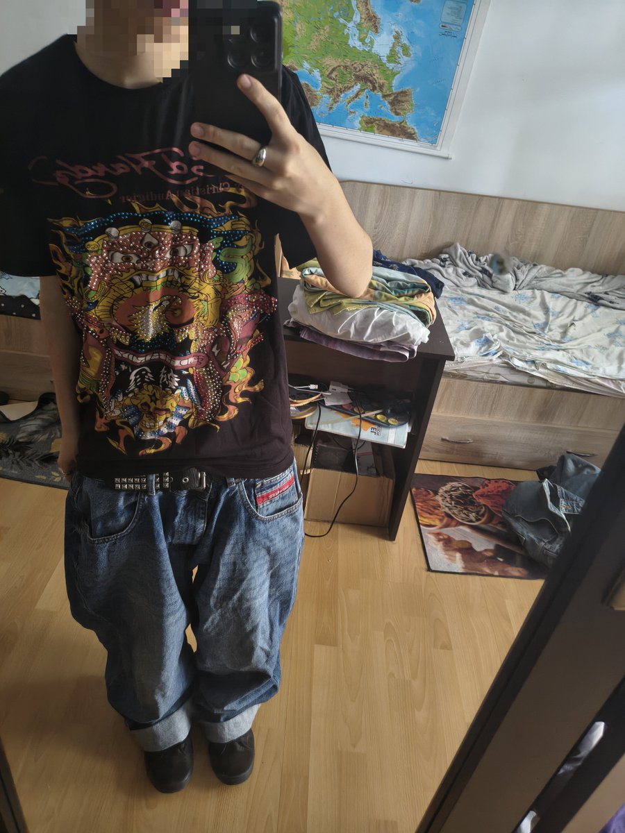 fyomuncher's tweet photo. outfit cheek wow im bored https://t.co/zKjIpZMjUo