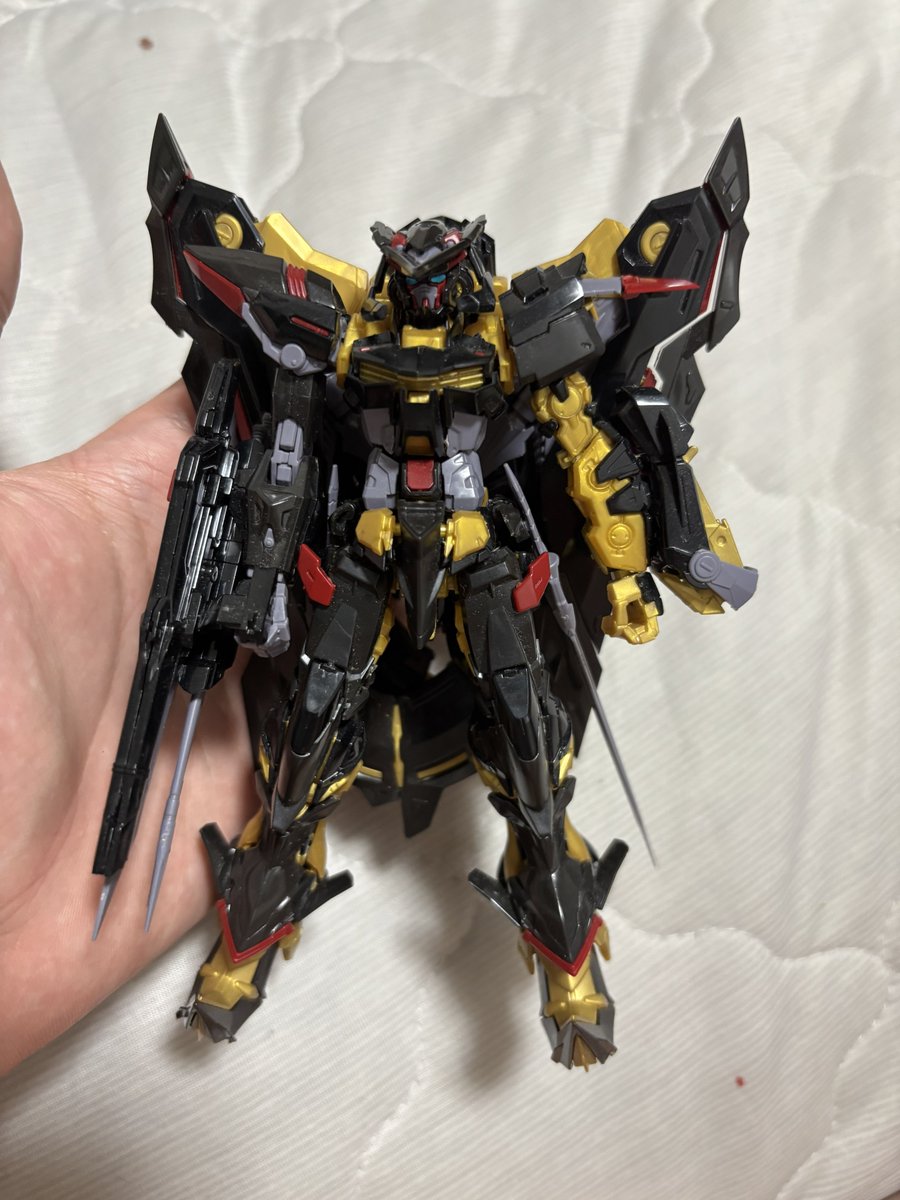 Finding_ReDory's tweet photo. 頭の赤パーツないのは完全に見逃してた...
未完成用に回します👌 https://t.co/YmNBdAVxm8