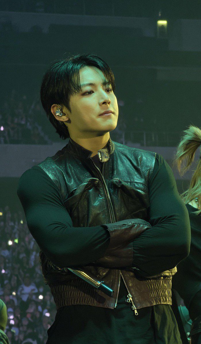 mniJeonKook3's tweet photo. Buff 💪 https://t.co/M12YCd7eYx