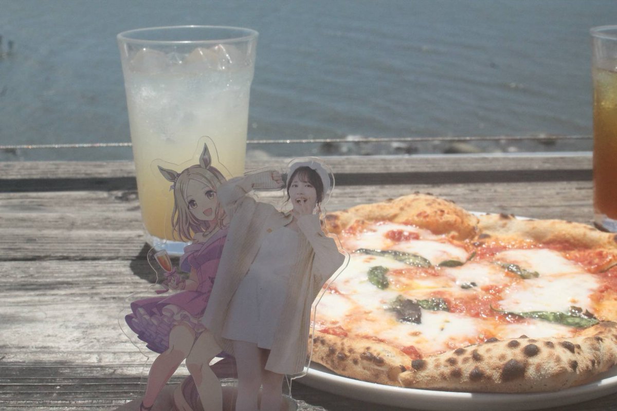 uma_mofu's tweet photo. この間22日遅れの結婚記念日デートしてきた( *´꒳`* )
気づいたら結婚して6年！…早くない？
マクラ、歳重ねる毎に見た目チャラくなってる気がする…🤔💭
これからも夫婦で全力で推し活するぞー！！！ https://t.co/yxxnErQF6V