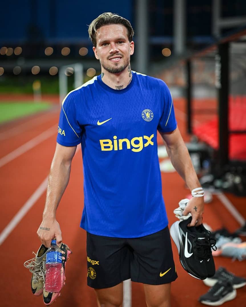 GrayMedia64's tweet photo. 🚨 BREAKING: Mykhailo Mudryk will be in the squad to face Juventus tomorrow. 
Confirmed by Xabi Alonso.

Xabi: "Yes, he could play. 90 minutes too early. But he can be selected, he can play." ✅

#CFCNews https://t.co/U1FMVW3ofB