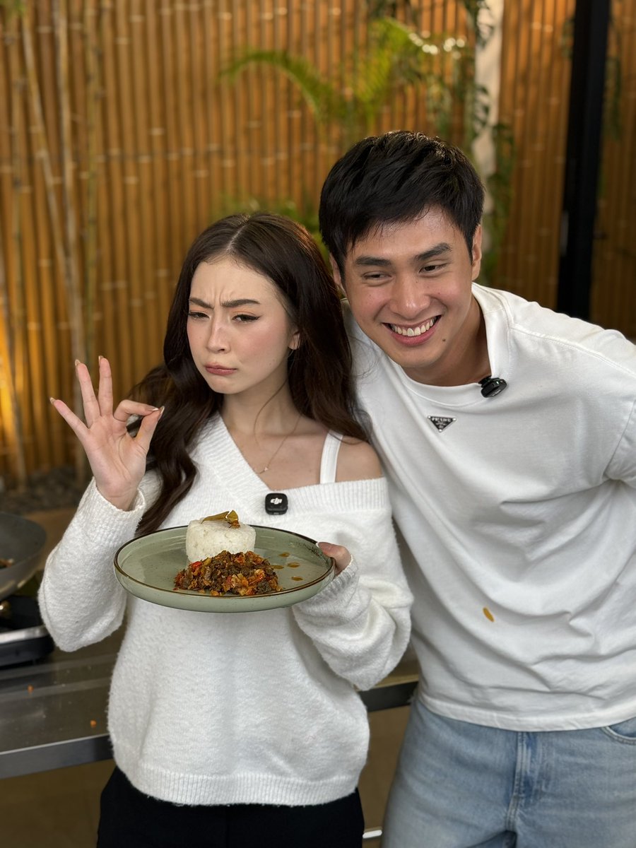 itsmereynabs's tweet photo. Bopis ala June and Ping!

JMFYANG SA KUSINA WARS https://t.co/WfCDrBwMuv
