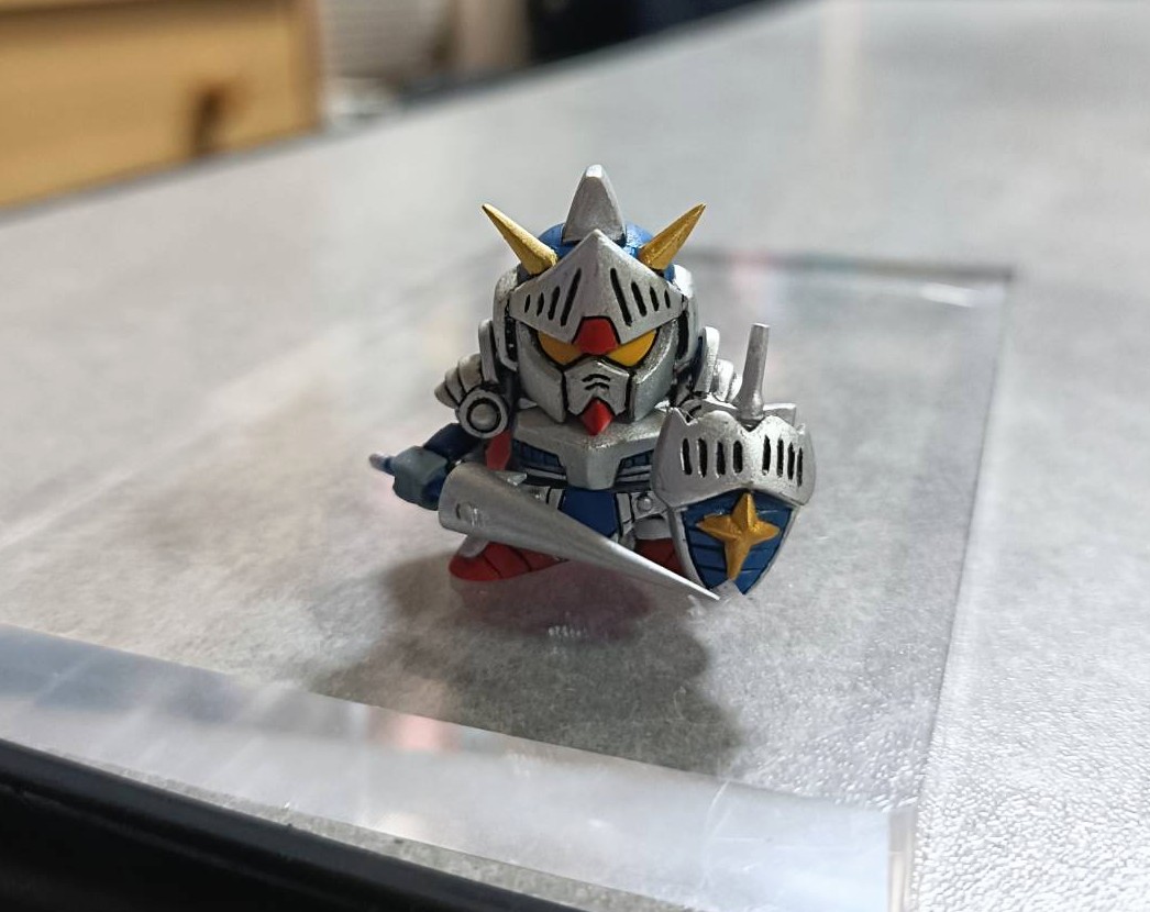 jUj5eBsVJztn6dT's tweet photo. リアビュー等など…
[電磁スピア]は背面にマウント可能(発射ギミックは無いです(笑))
[ナイトシールド]からはソードを抜剣可能です(小さ過ぎ) https://t.co/c7jqGzQeOV