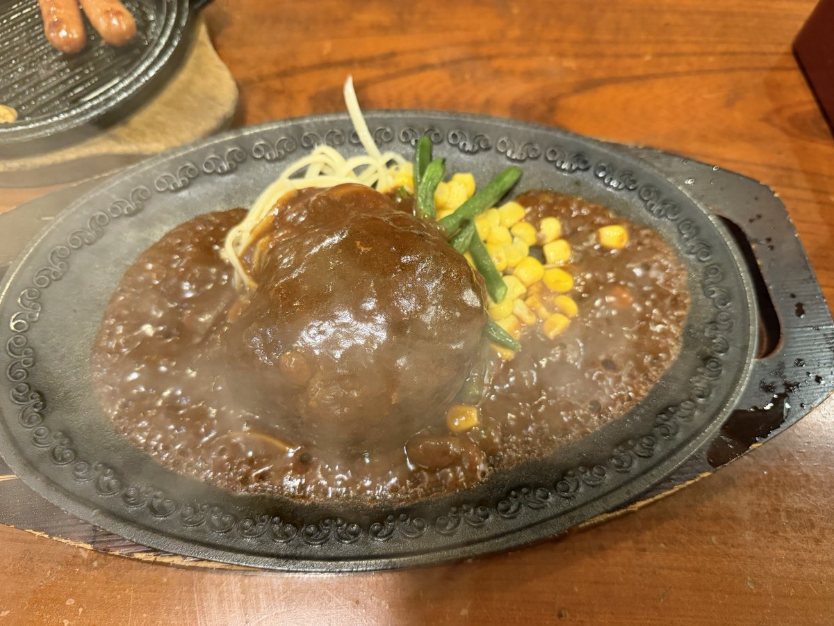 kuiying's tweet photo. ハンブルクステークは自分の好みに合致すると何個食べても良い https://t.co/RsuHXr5GG2