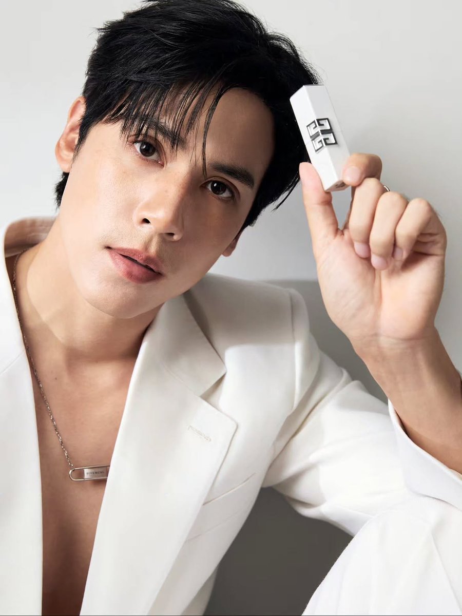 EverydaynewsTH's tweet photo. ขอแสดงความยินดีกับ "เจษ เจษฎ์พิพัฒ" ในฐานะ Givenchy Beauty’s Friend of the House ของประเทศไทยอย่างเป็นทางการ ✨

#jesjpp 
#GivenchyBeauty
#GivenchyFragrance
#Linterdit
#GivenchyBeautyTH https://t.co/ukyEW2N31l