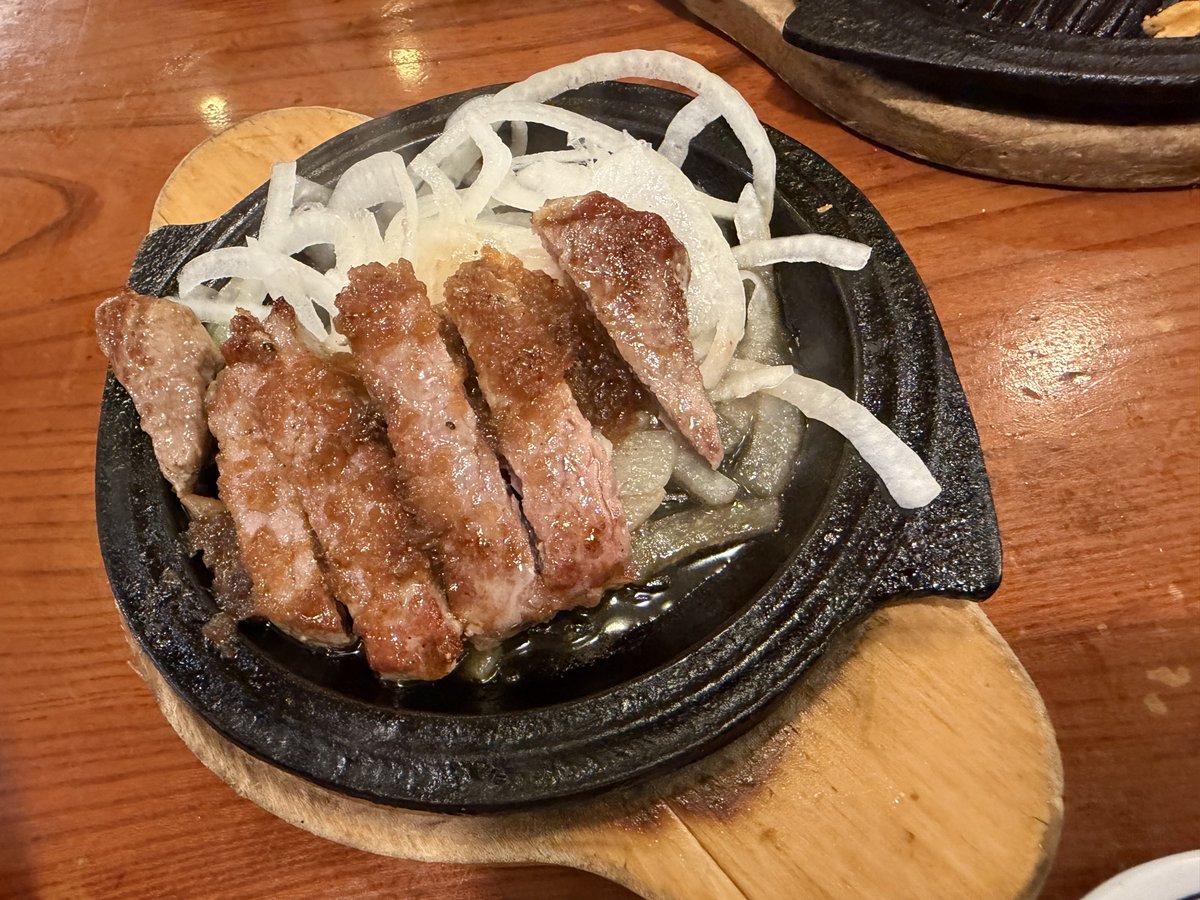 kuiying's tweet photo. ハンブルクステークは自分の好みに合致すると何個食べても良い https://t.co/RsuHXr5GG2