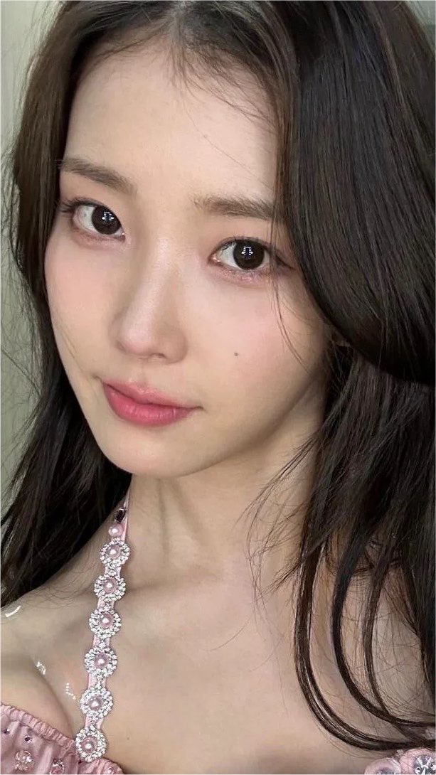 jigeumeow's tweet photo. i’d have a new profile picture every five minutes if i looked like this https://t.co/Ckpq4d8N8N