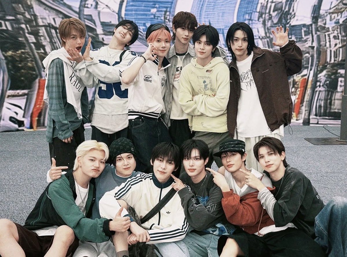 morae_sekaiii's tweet photo. 대가족st https://t.co/vsMgc6Uw28