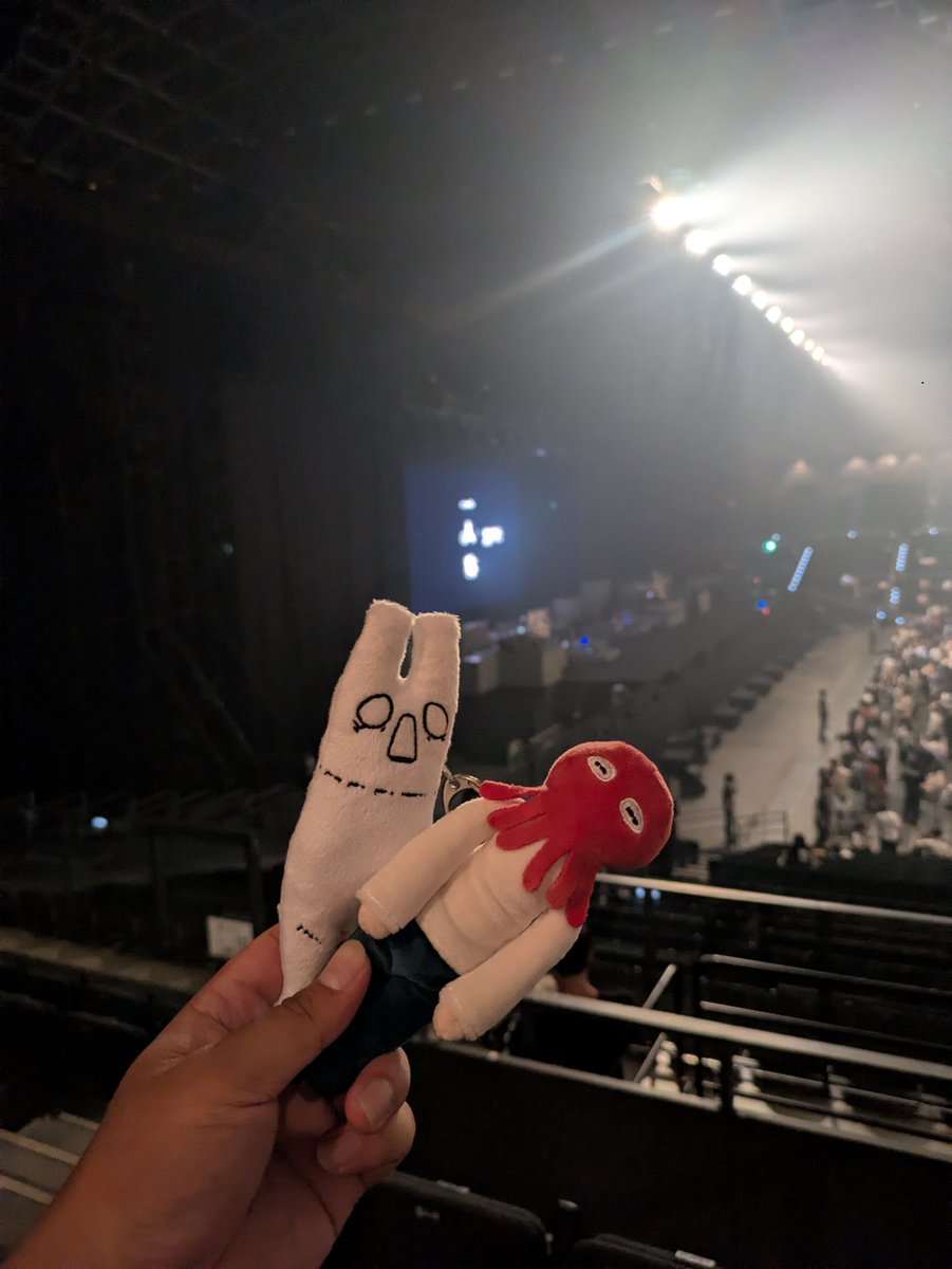 F11st's tweet photo. 素敵な時間、チケット当ててくれた妹に感謝

#ヨルシカ
#一人称
#福岡 https://t.co/qtRKRt8tzU