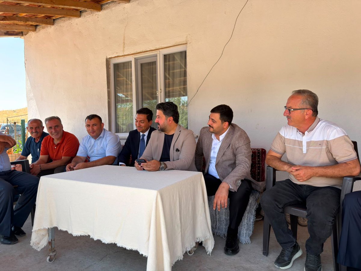 EmreCaliskan_50's tweet photo. 📍 Kozaklı

Kozaklı Kaymakamımız @ugursavas35 , İlçe Başkanımız Muhammet Özşahin, İl Genel Meclis Başkanımız @sferalan , İl Özel İdaresi Genel Sekreter Vekilimiz Tolga Balak, Kozaklı İl Genel Meclis Üyemiz Hasan Doğan ve Kozaklı Gençlik Kolları Başkanımız Furkan Aksoy ile birlikte Önceki Dönem İlçe Başkanımız Cafer Yılmaz’ı evinde ziyaret ettik.

Dava ve teşkilatımıza uzun yıllar emek vermiş kıymetli Başkanımıza misafirperverliği için teşekkür ediyor, sağlık ve afiyet dolu bir ömür diliyorum.