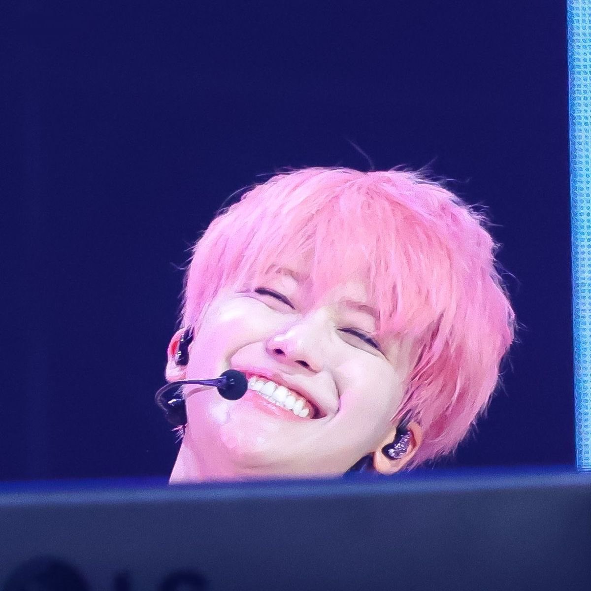 pinkkinjm's tweet photo. WHEN HE https://t.co/JFCyEkRIJv