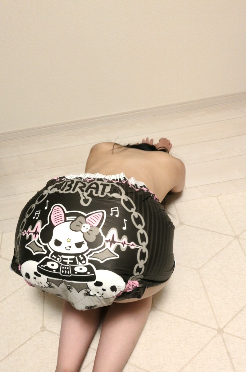 tyokiom's tweet photo. LittleForBig（@LittleforBig）さんからおむつとランジェリーをいただきました٩(๑òωó๑)۶

Goth BRATかわいい〜💕🐈️🐈‍⬛🐾

I received some diapers and lingerie from LittleForBig (@LittleforBig) ٩(๑òωó๑)۶

Goth BRAT, so cute~ 💕🐈️🐈‍⬛🐾

#ABDL
#おむつ女子 https://t.co/dYNd4pol9Z