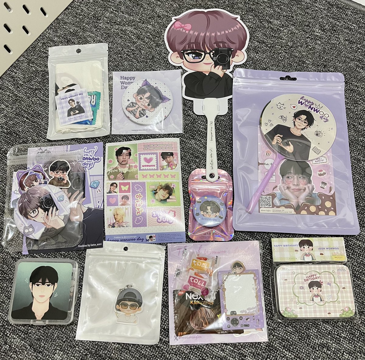 onuhyung's tweet photo. maaf bgt latepost😭
tp ini super duper gemezzzz 😭💗 
thank you so much buat semua freebiesnya!! it honestly made me so hewpiiiii 🥹🫶🏻
sorry ya kalau ada yang belum ke-tag :(

@caprishuu @lebambiru @only0ne_woo @xtracarat @latte_eoni @moeamongie @wonnree @masukangien @meowvault https://t.co/F9m88ImEEG