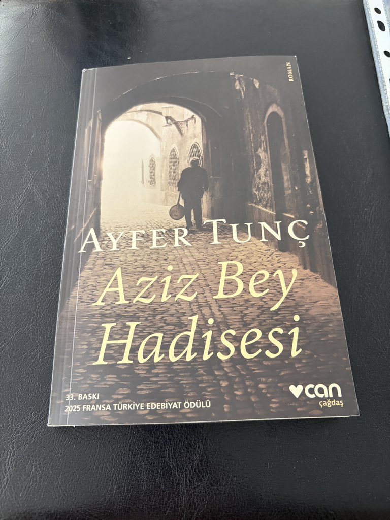 mrvksz_'s tweet photo. “Sevildiğini sanmış ve yanılmış olmaktan çok utanıyordu. Ölebilseydi eğer bunu tercih ederdi” https://t.co/sPssq4V5CC