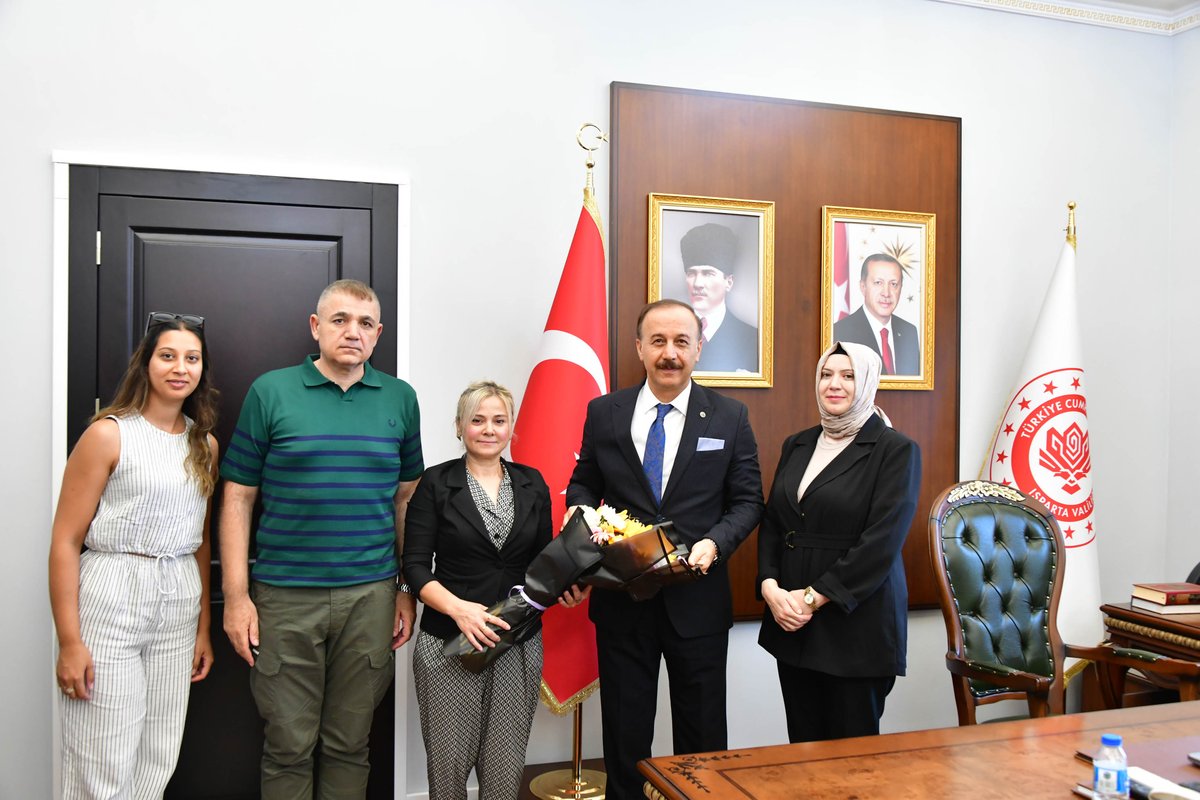 Abdullah_Erin47's tweet photo. Isparta 32 Spor Kulübü’nün yeniden seçilen Başkanı Sayın Gültekin Özdemir ve beraberindeki yönetim kurulu üyelerine ziyaretlerinden dolayı teşekkür ediyor, yeni sezonda şehrimizin temsilcisi Isparta 32 Spor’a ve Sayın Başkanımıza başarılar diliyorum. https://t.co/9gXDX735HT