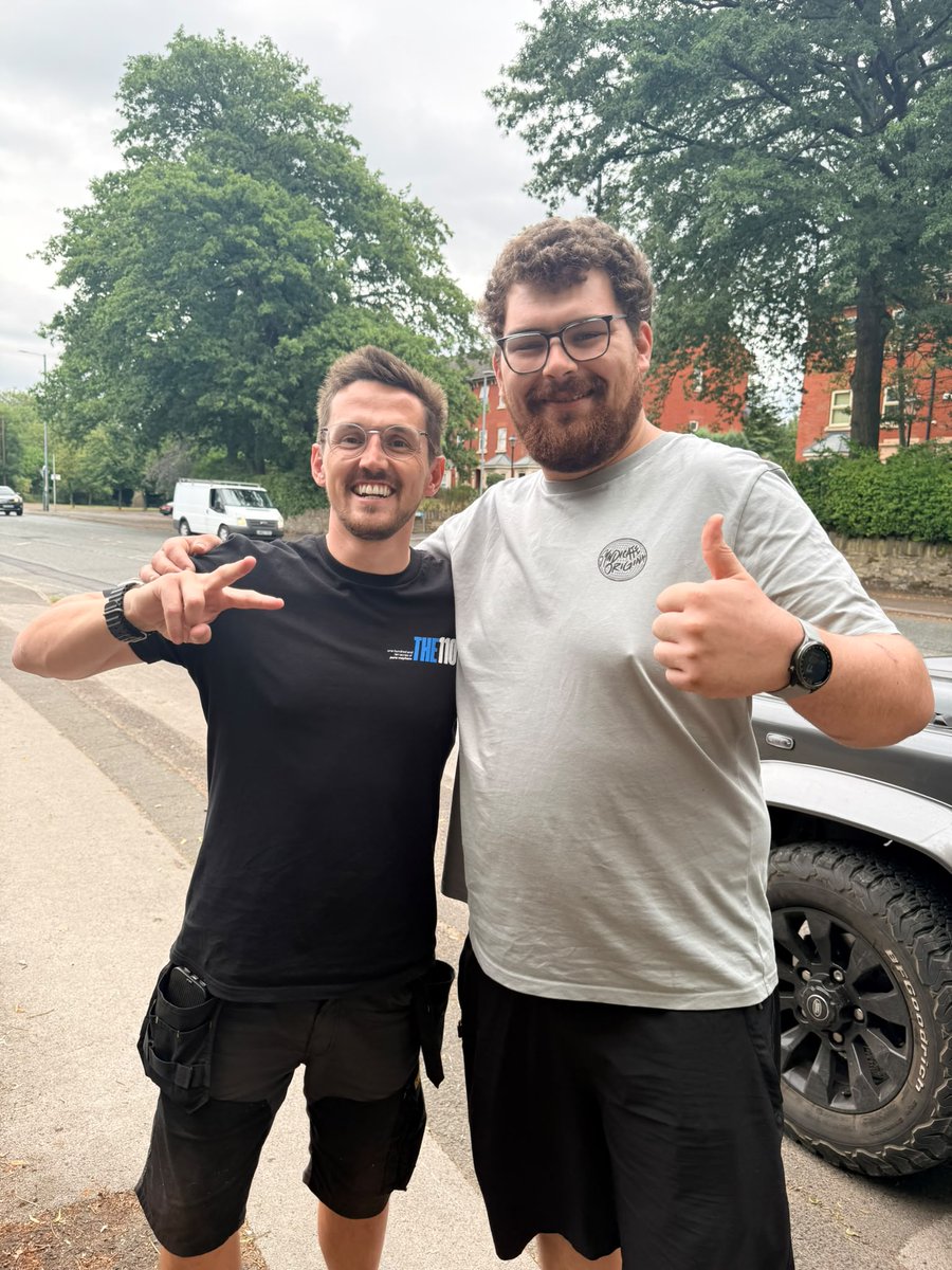 ZoZoDavo's tweet photo. Met the legend that is @Syndicate  today! Such a nice person and Jamie is now completely made up. He was too embarrassed to say that Tom is the kind of dad he wants to be 🦁 #alwaysmeetyourheroes #rightplacerighttime https://t.co/tFBBoz7ZxT