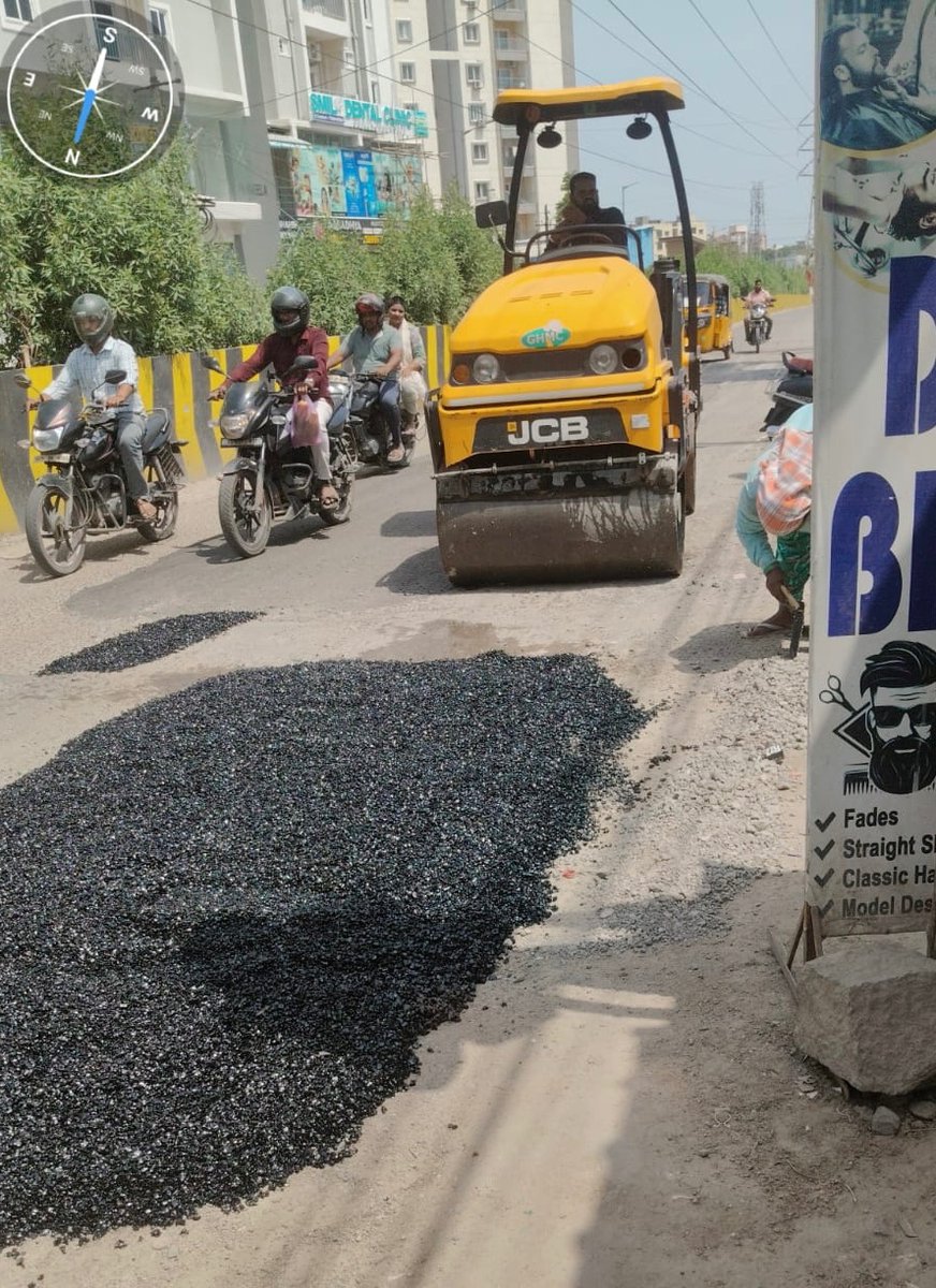 ZC_Kukatpally1's tweet photo. 🛣️ Ongoing BT road patchwork was undertaken at Shilpakala Vedika (Madhapur), Sai Baba Nagar Road (Moosapet), and near Indu Fortune Fields (Kukatpally) to improve road conditions and ensure safer, smoother commuting. #RoadMaintenance #KukatpallyZone #TeamCMC https://t.co/v7Ph1oRjvK