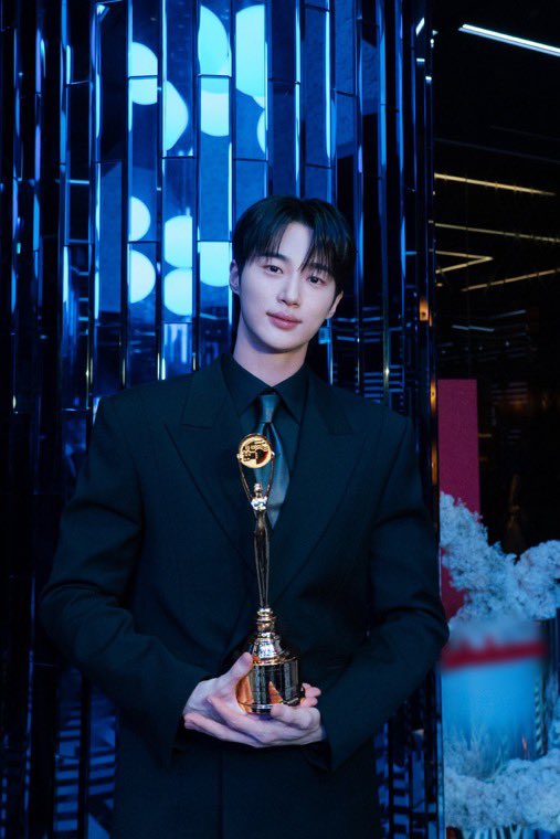wooseokfiles's tweet photo. congrats wooseokie!🐶 https://t.co/odqVr8W4FG
