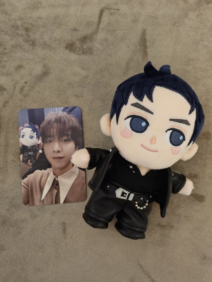 IblueYMJ's tweet photo. 드뎌 미니블루 손에 넣었다!🥹😔🩵🩵🩵
너무 아까워서 오또케 델꾸다니지..
#CNBLUE #MINIBLUE
#FIND_YOUR_ROADMAP https://t.co/f2Q8lzNivX