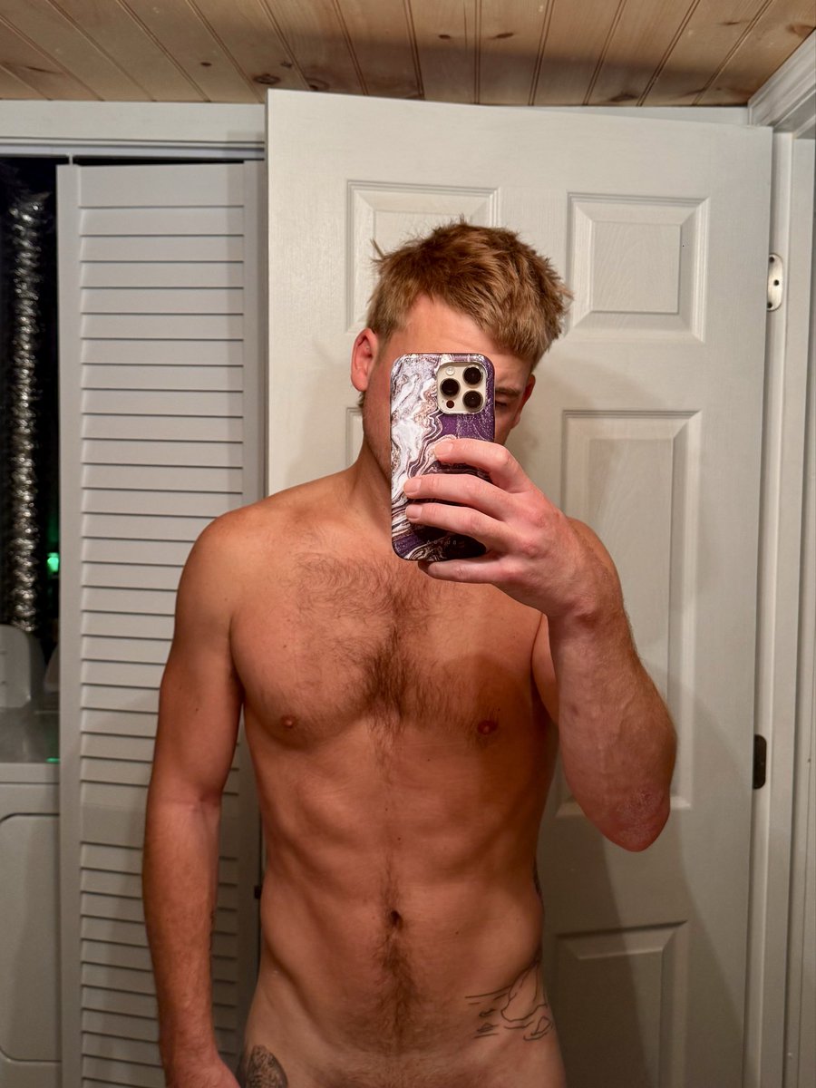 davy_jones22's tweet photo. What 4am wake_ups look like 😴 #gaybro #gay https://t.co/kEIhZssA5q