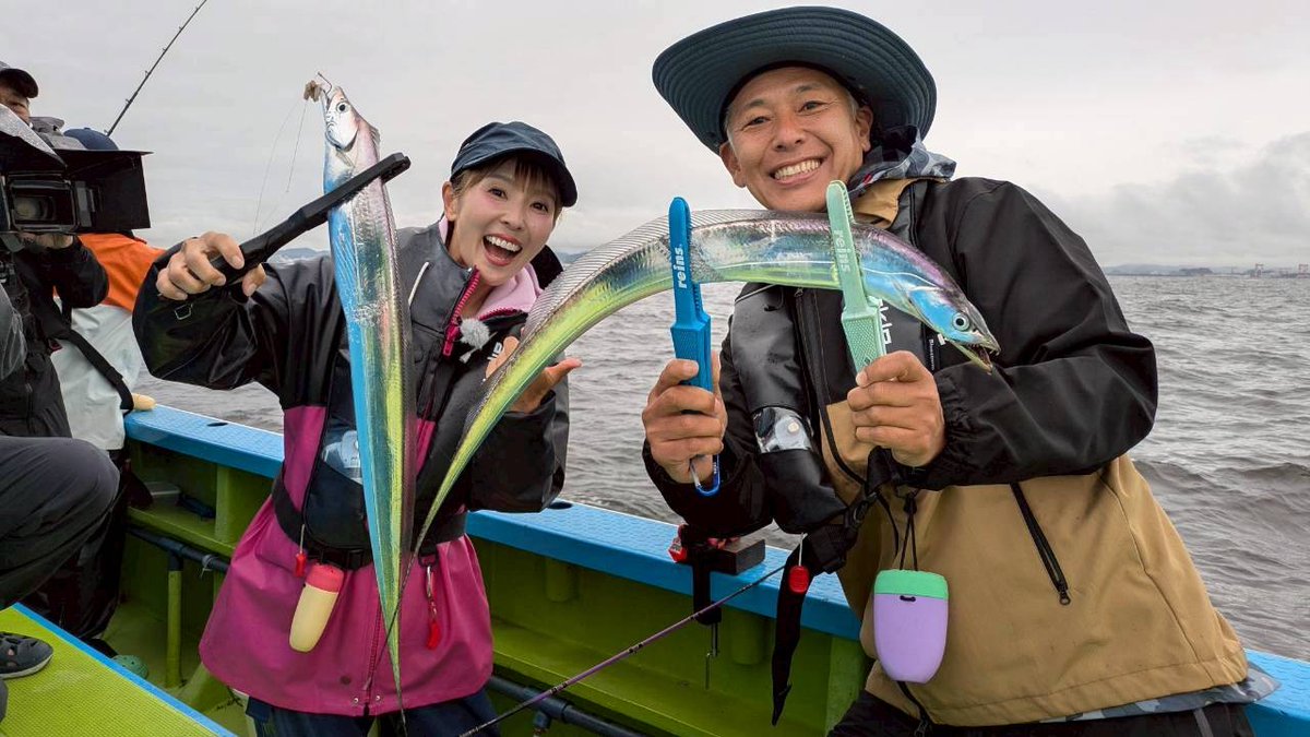 tsurimaka_tv's tweet photo. 今夜22：00～ #テレ玉 は…📺 
#田村亮の釣りならまかせろ！🎣
夏満開！東京湾の ＃タチウオ釣り ならまかせろ✊
#夏タチ をビギナーも安心して挑戦できる✨
テンビン仕掛けで狙います😊
是非とも～👀🌈
#田村亮 #釣りまか  #ハヤブサ #XBRAID #Haier #明邦化学 #エイテック #Hapyson #理依奈 https://t.co/2g93zxreqZ