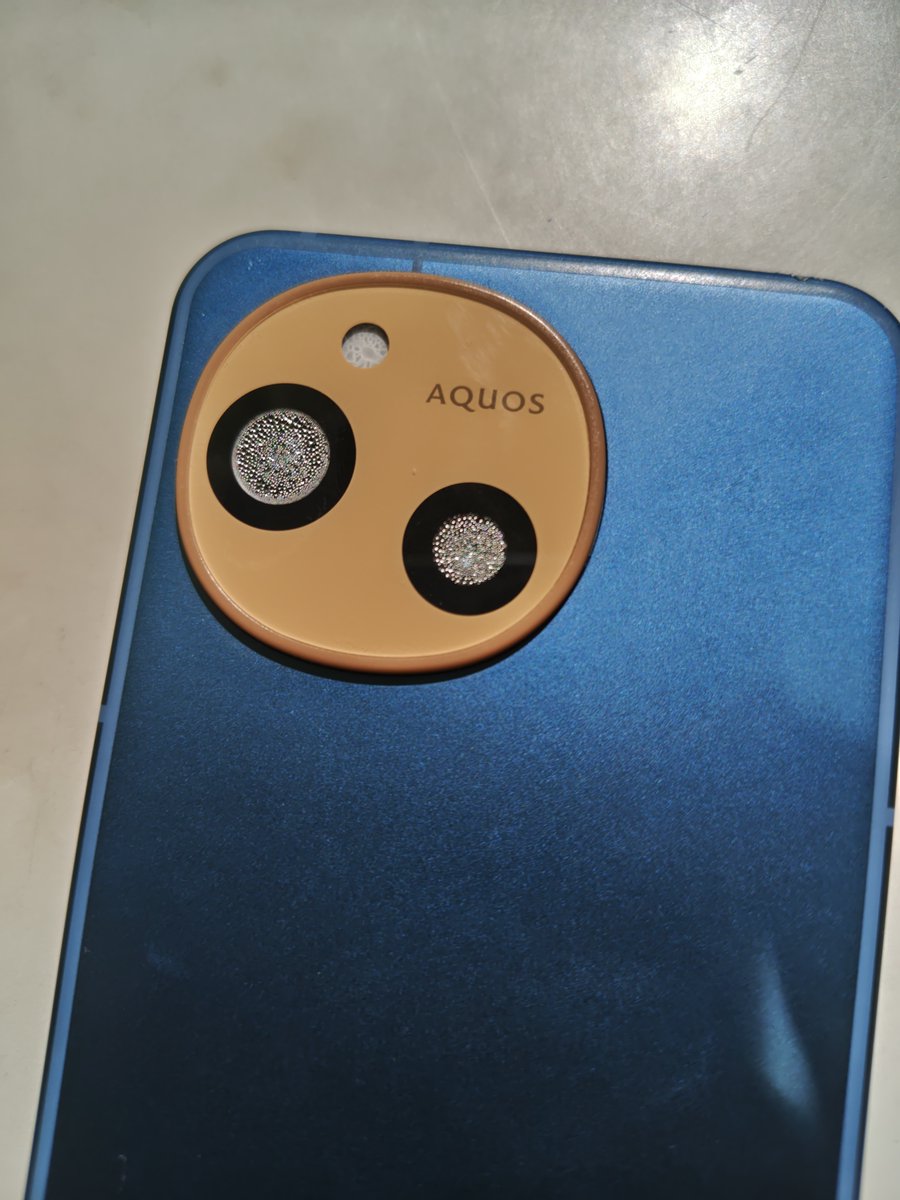 Kani_numerous's tweet photo. 川にスマホを入れてはいけません https://t.co/lGc5dwCew3