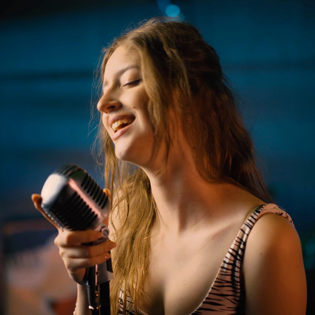RubusIdaeucr's tweet photo. Sofy perfectly captures in her cover of Sam Cooke's song "A Change Is Gonna Come" its historical roots, emotions, and atmosphere! 🌟🌟🌟
#SamCooke #AChangeIsGonnaComeCover https://t.co/wGHSkPakbz
