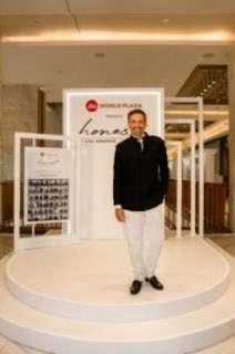 anandmahindra's tweet photo. Atul Kasbekar has been one of the leading lights of Indian photography for over two decades.

Beyond being an admirer of his work, I’m fortunate to count him as a friend.

Last month, he presented a remarkable exhibition at Jio World Plaza titled Honest: Portraits of Character, a tribute to 56 of India’s finest character actors, photographed over a period of three years.

The spectacular portraits capture rare moments when the “mask is off.” Remarkably, they were created without any retouching or post-production, allowing the authenticity of each subject to shine through.

The exhibition may have concluded, but the work lives on. 

I strongly recommend taking a virtual tour of the collection on Atul’s website:

https://t.co/CydUmDDmIG