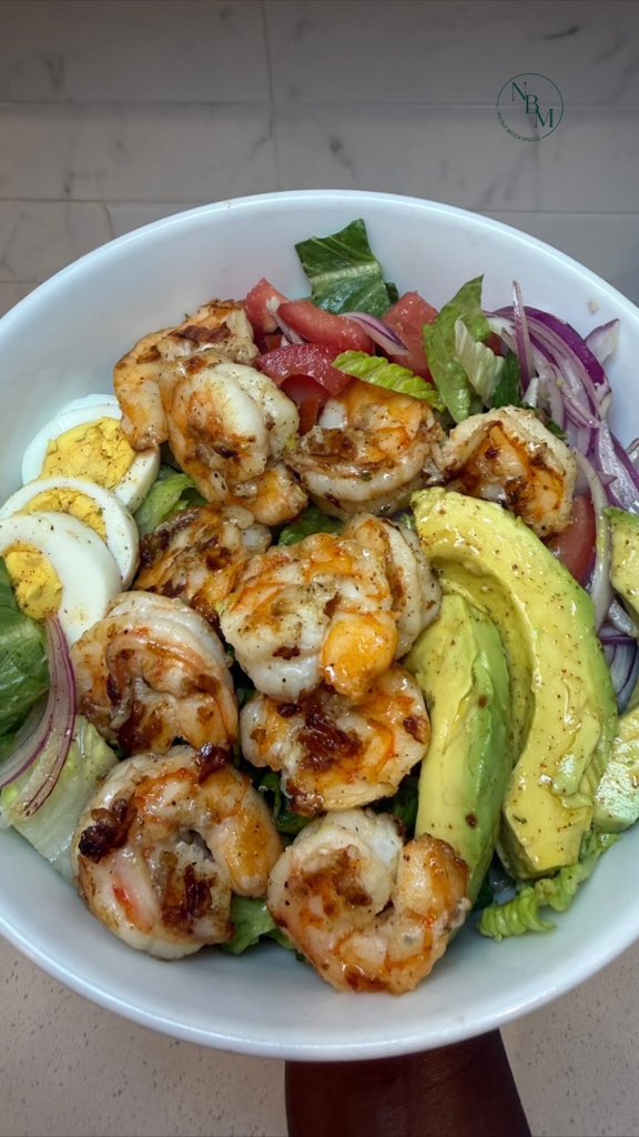 bossbabejass's tweet photo. Shrimp Salad 😍 https://t.co/3zpKLAWAys