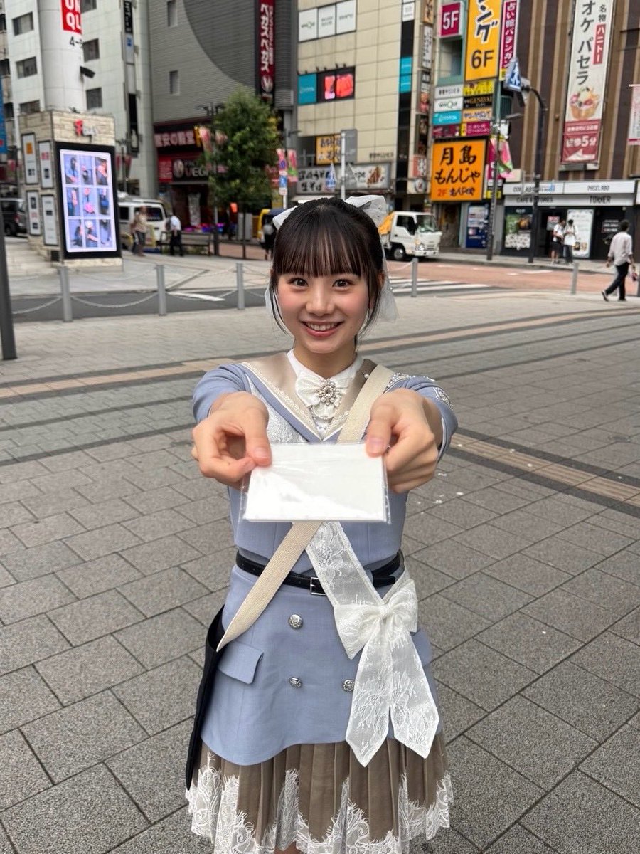 shiogama_bokuao's tweet photo. “僕が見たかった青空”というグループを少しでも多くの方に知っていただくために
ティッシュ配りをしました！

昨日受け取ってくださった方、
ありがとうございましたーーー！！！

今度ライブやるのでぜひ来てください🙇‍♀️

#僕が見たかった青空
#僕青豊洲PIT完売計画 https://t.co/KzHhW4fH9x