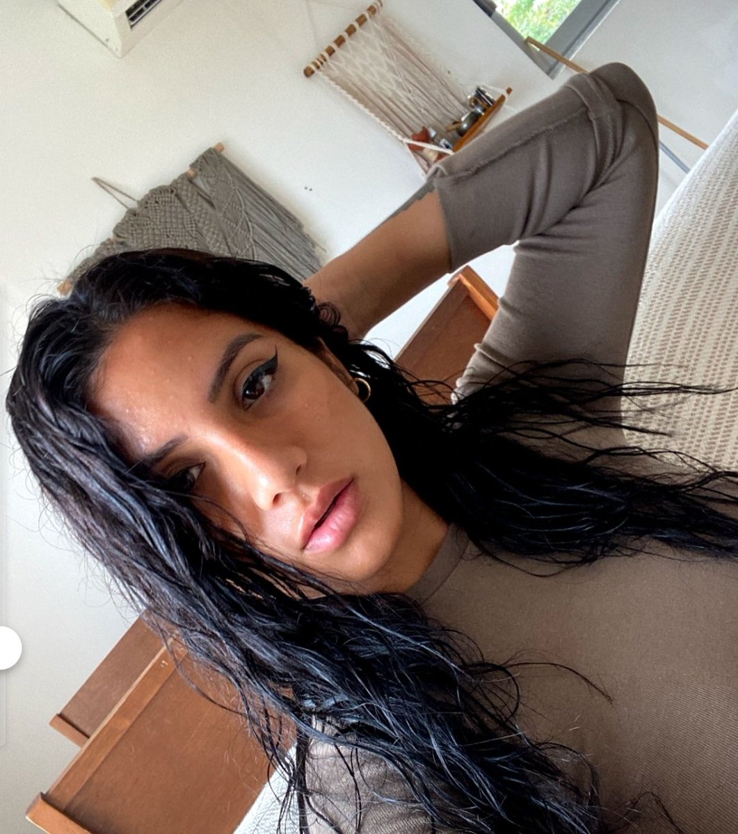 alnursalman's tweet photo. See that bed??? It's waiting where are u? https://t.co/vYv98Sn6uw