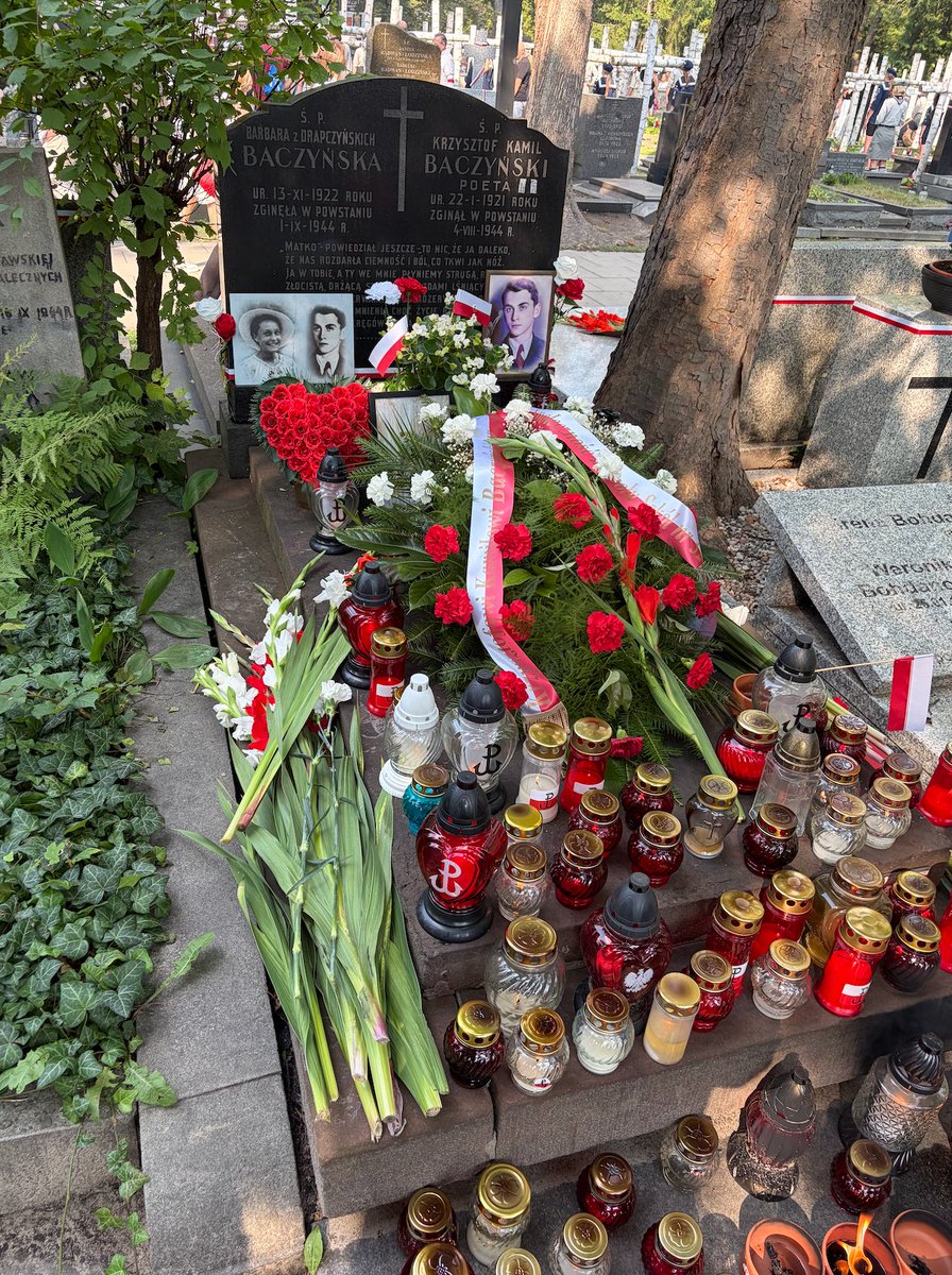 britishpoles's tweet photo. As every year, we paid tribute to Krzysztof Kamil Baczyński at the Powązki Cemetery in Warsaw.
On 4 August 1944, Baczyński, renowned poet, soldier of the Home Army’s elite “Parasol” Battalion, and one of the leading voices of Poland’s Generation of Columbuses, was killed by a German sniper’s bullet. 
In the same grave is buried his wife Barbara, who was killed during a bombardment four weeks later. She was four months pregnant.