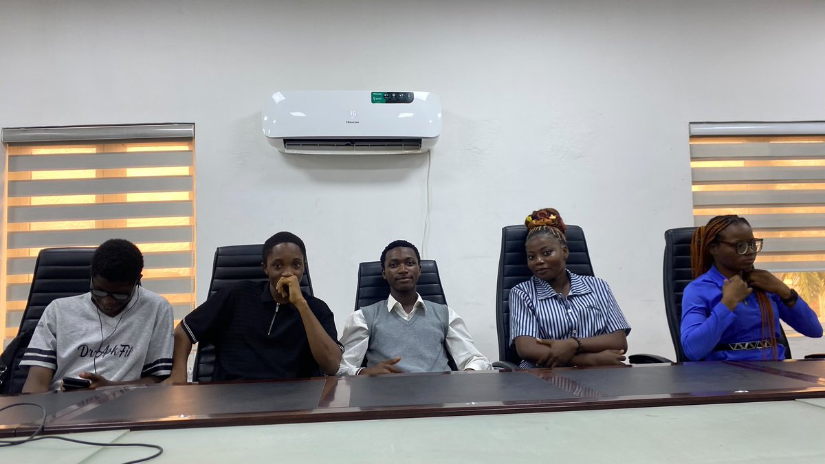 ZElekwachi_'s tweet photo. Yesterday was one hell of a day🔥

I got invited to meet with the Commissioner for Digital Economy and E-Government, Imo State.

We also visited the Imo Digital City, and I loved by what they’re building. The drone tech lab and automobile center had me feeling like a kid again🤯. https://t.co/Vs7r1vX0Gs