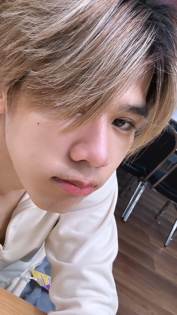 MAFIN_NT_'s tweet photo. อะหรือว่าาาจะสีนี้…..👀👀 ตุ้ยมีไรจะบอกแม่ไหม

#TuiChayatorn https://t.co/tCQ1BrXtGN