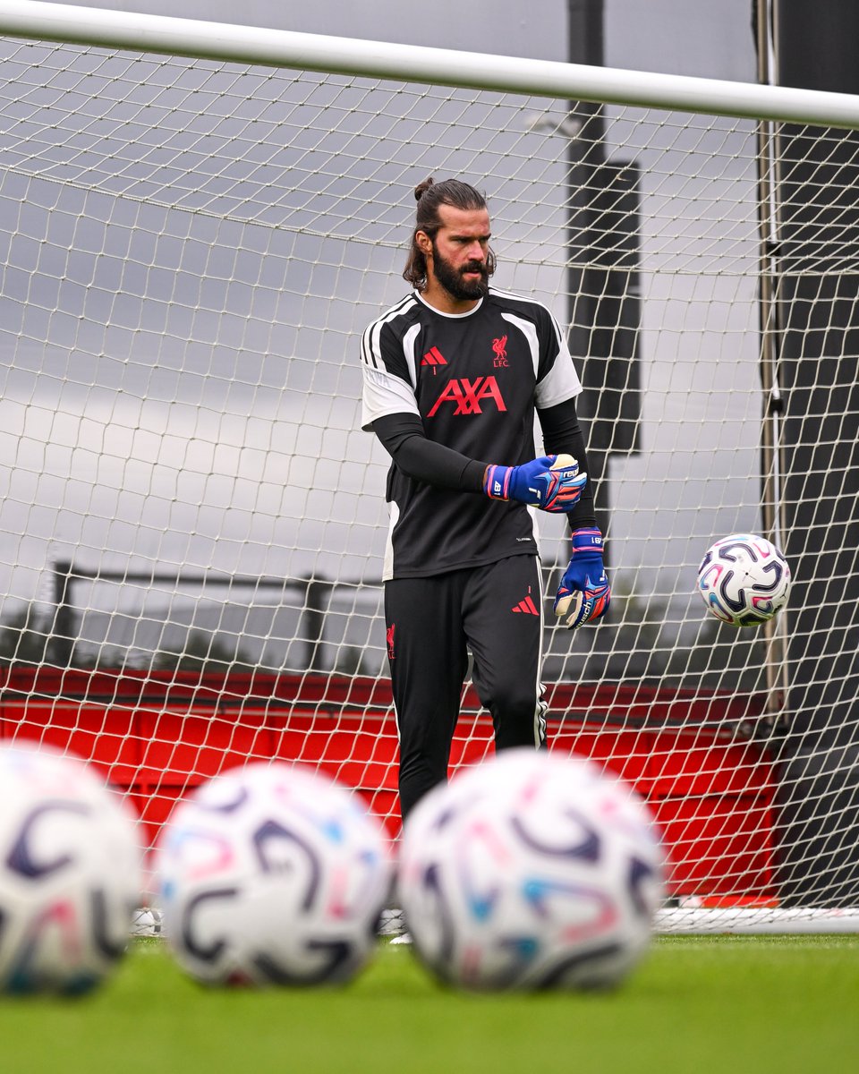 LFC's tweet photo. 📸✨ https://t.co/MnbAfZrtzc