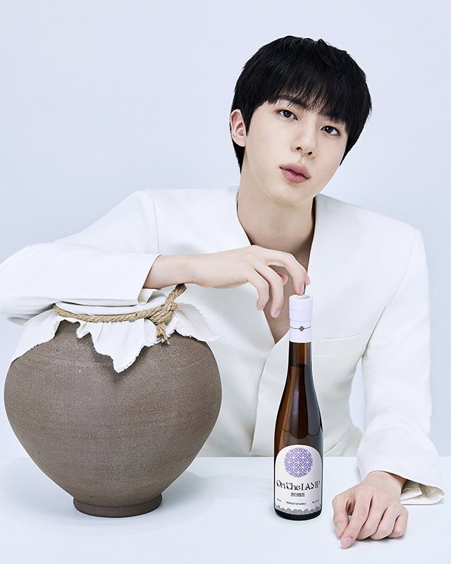 WORLDMUSICAWARD's tweet photo. Mr. Worldwide handsome #JIN looks gorgeous for iGin Apple Gin and ON THE LAMP in dual branding....💪🕺🏻🌎🤩💥🍎🥃&amp;🍚🍾🔥👑🖤💜

IGIN WHERE SMILES BEGIN #IGINbyJin
JIN X ON THE LAMP #JinxOnTheLAMP #JinisLamp https://t.co/5rumGcsejY