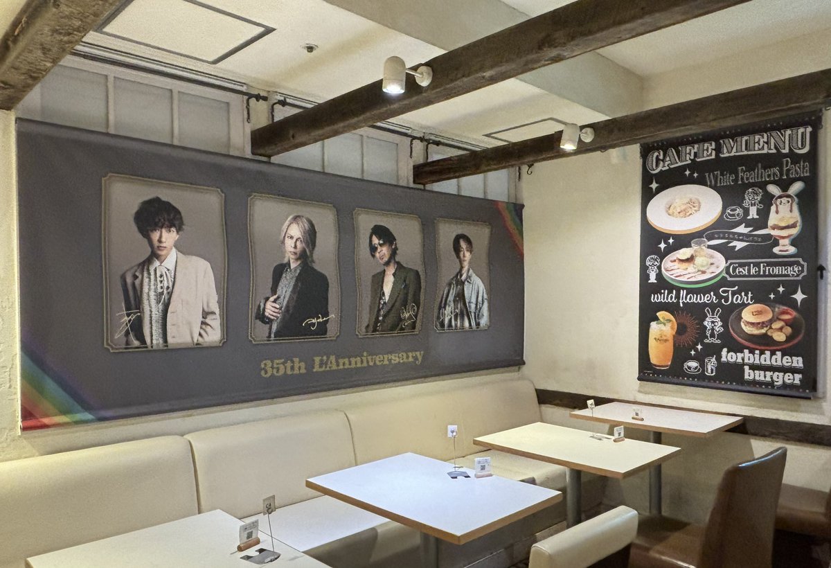 Hyde_810's tweet photo. パスタとルージュベリーソーダ🍹と店内
混雑してるのかと思ったら私含め3組だけだった https://t.co/LPMBWtkoW3