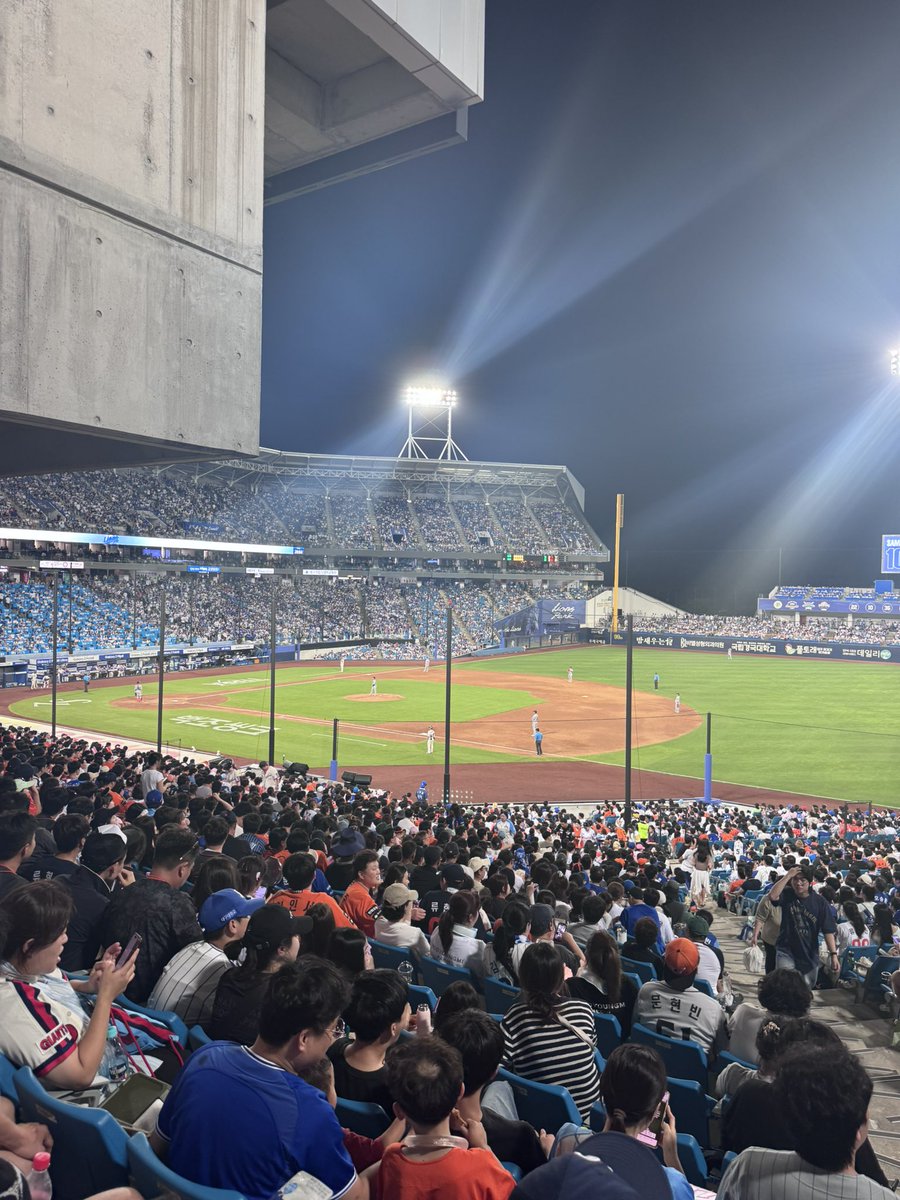 _chaepeun's tweet photo. 승요하고왓어요🫰 내일도 가는데 이겨야죠…
저한테 클릭커 주신 삼성팬분 감사합니다🙇��♀️🙇‍♀️ https://t.co/el7EMakYVW