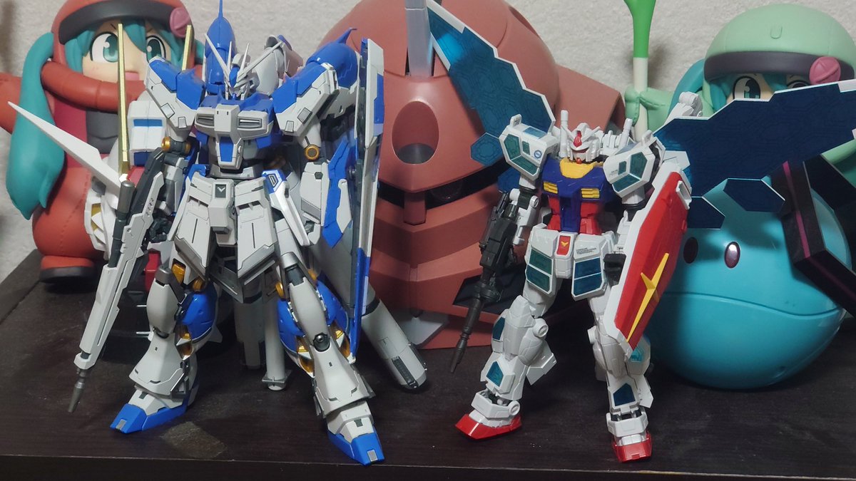 ghostingsac's tweet photo. 涼しかったから万博のガンダム作ってみた。

EGなのに出来良いなって。ただ増加パーツの青色のところ全部シールなのは残念だった https://t.co/otqHasvbTT