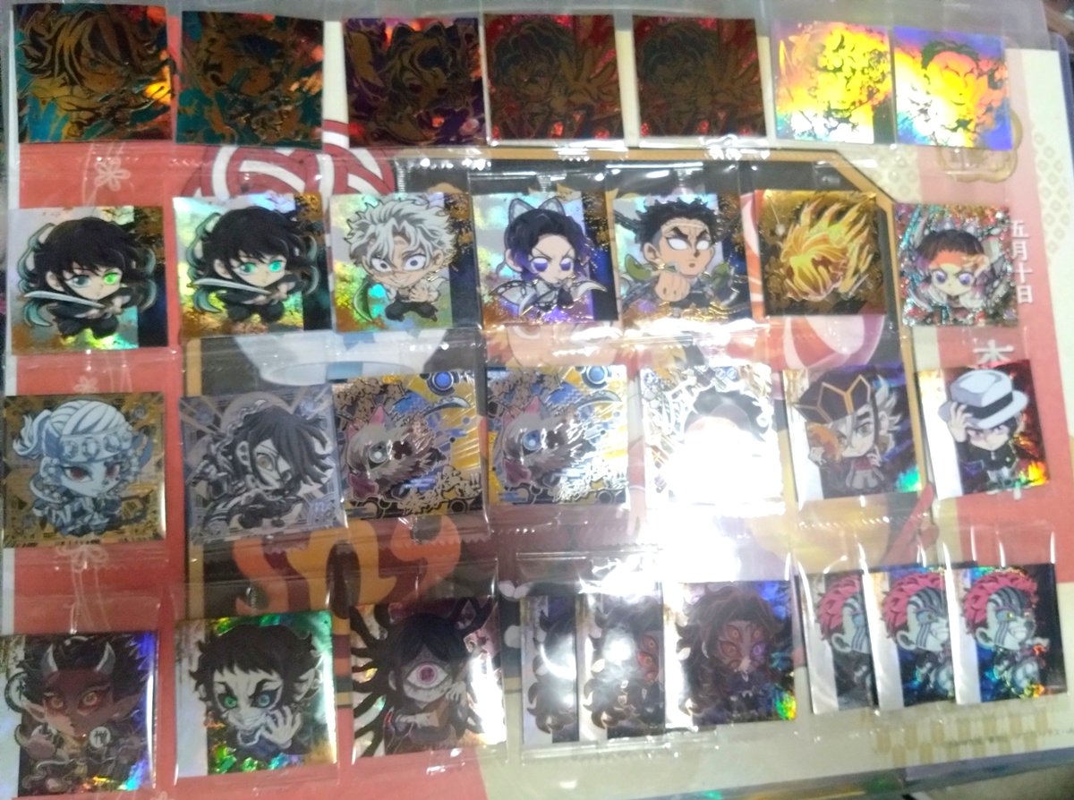 ju4angel's tweet photo. 【交換】鬼滅の刃 にふぉるめーしょん ディフォルメ シール ウエハース 其ノ十五

譲)画像2〜6

求)画像1　最上段最優先(複数求)

義勇、時透、実弥厳しめ
基本★の数に応じた同レアリティ2:2〜の纏めての交換、求★1は譲★1との交換
最新弾との交換優先なので内容によってはお返事にお時間頂きます
→ https://t.co/fbSZCpyZbI