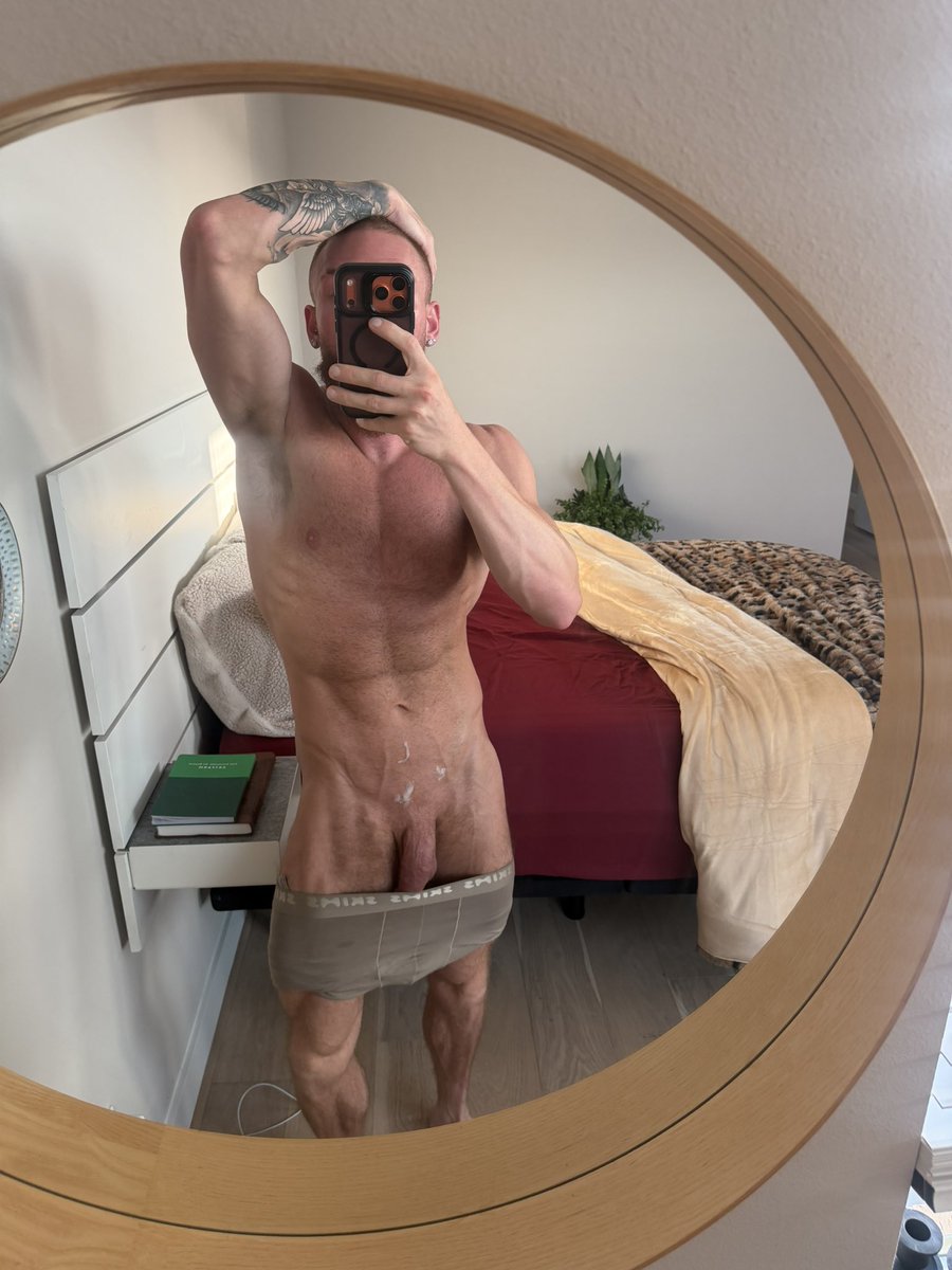 Robbie_Hughess's tweet photo. Free video when you join my vip OF 

https://t.co/Ziee8KeaBt https://t.co/MUN3xMMxX5
