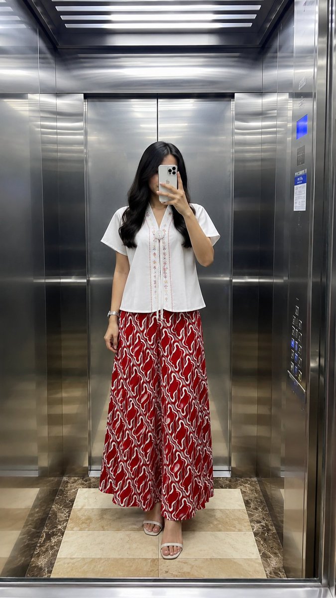 spillthethyyy_'s tweet photo. dia lah ketua panitia lomba 17an di kantor itu 🥳
🔗 kebaya: https://t.co/kj3lgqaCkv
🔗 rok batik: https://t.co/qtSaFe3Yhw https://t.co/AFXKPK3CqD