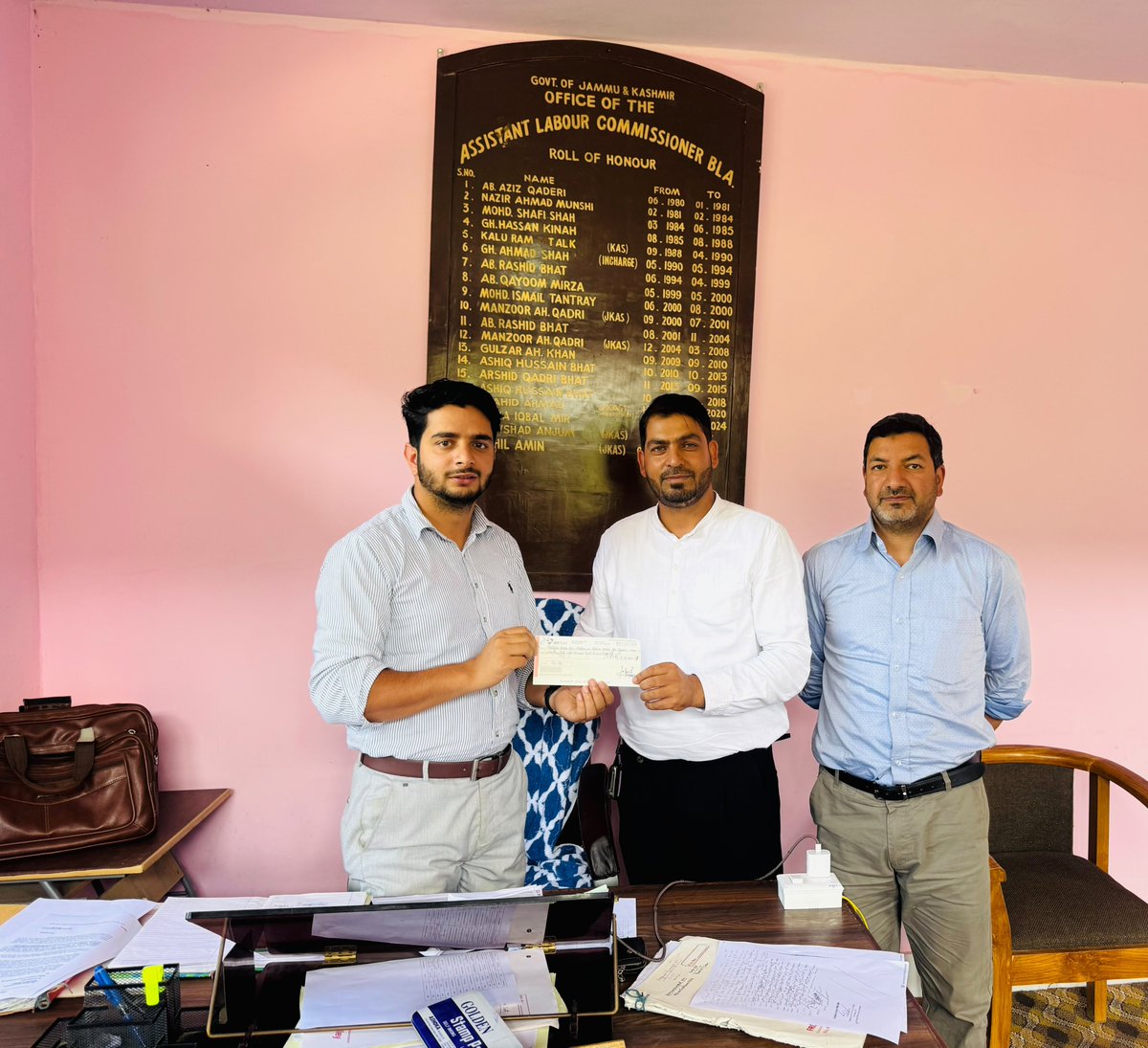 ALCbaramulla's tweet photo. Today and amount of Rs. 1,58,880=00 disbursed in the case titled Nilofar Malik Vs Himalaya Motors. 
@DICBaramulla @diprjk @LabourCommrJK @dlckmr786 @Rahil__Amin @jklabemployment @LabourMinistry https://t.co/YNPU2EklfE
