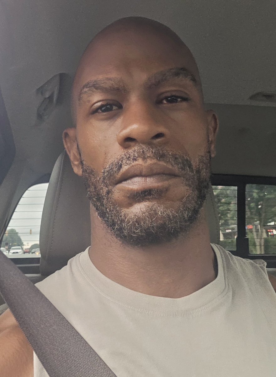 kingwolf08's tweet photo. 👑👑👑 head down and work. https://t.co/I7YojqbHej
