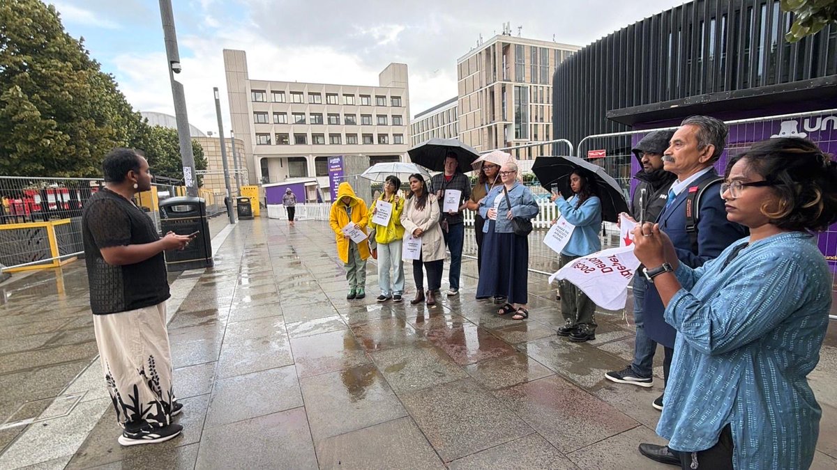 sfi_uk's tweet photo. SFI UK organised gatherings in Edinburgh, London and Leeds in solidarity with students across India who are facing police scrutiny and state repression for protesting. We continue to raise our voices for the students who have been at the forefront of this struggle ✊ https://t.co/jV1JE5gaxx