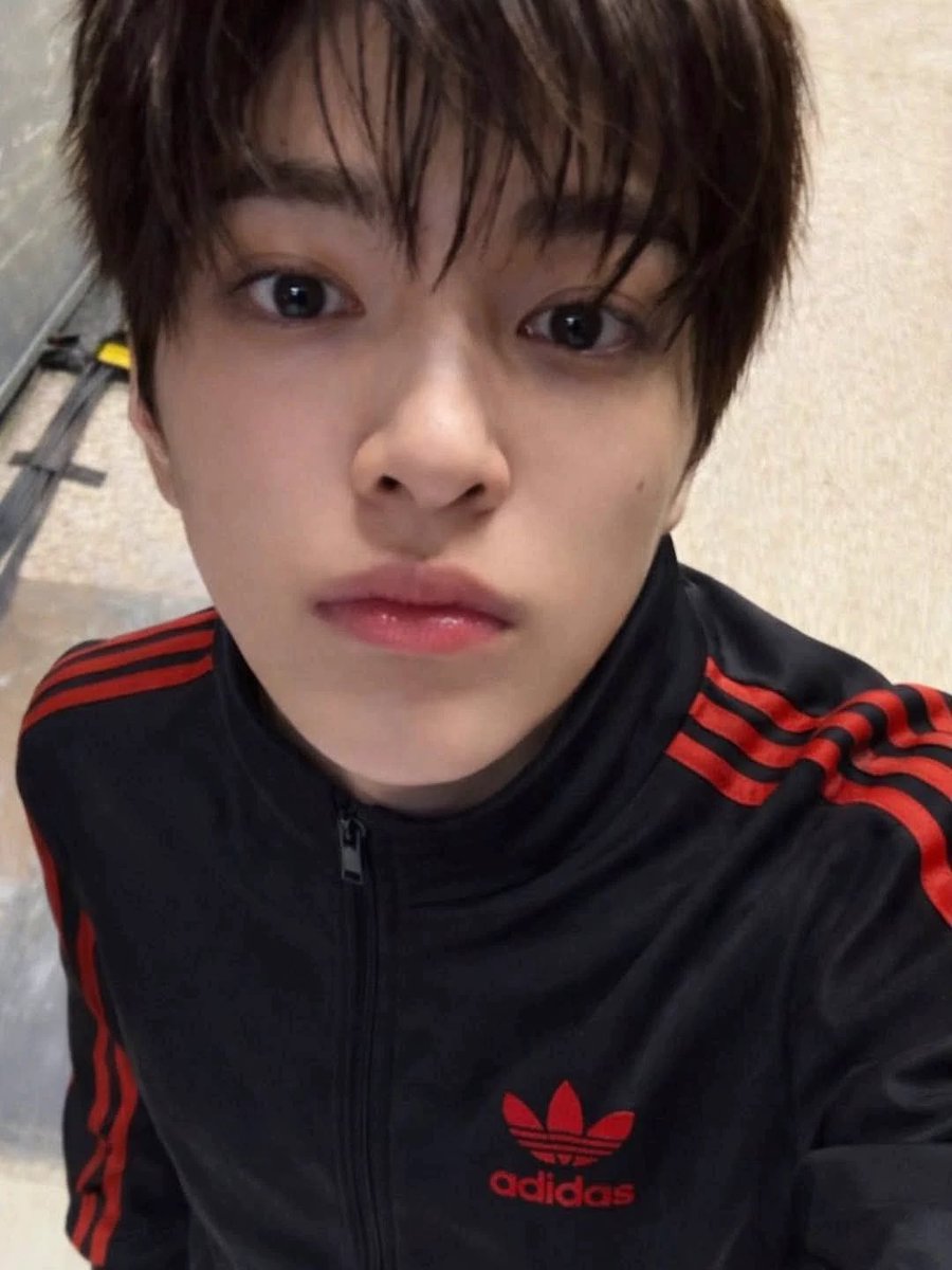 heevanlover_'s tweet photo. post a picture of yourself + your biases and let your oomfs decide who fits you the best https://t.co/lEaG5FPzV1