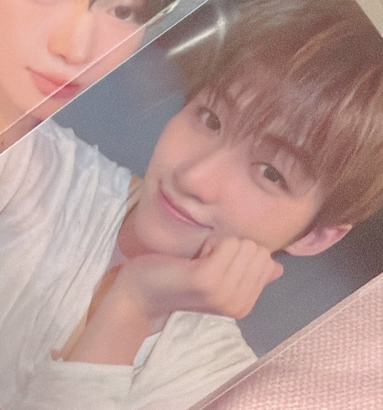 _7_nt_7's tweet photo. @_twshj42 初めまして。こちらのジフンを所持しております。同種ギョンミンとの郵送での交換は可能でしょうか？よろしくお願いします。 https://t.co/y0EaGI541s